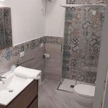Casa Ponente Изола-делле-Феммине